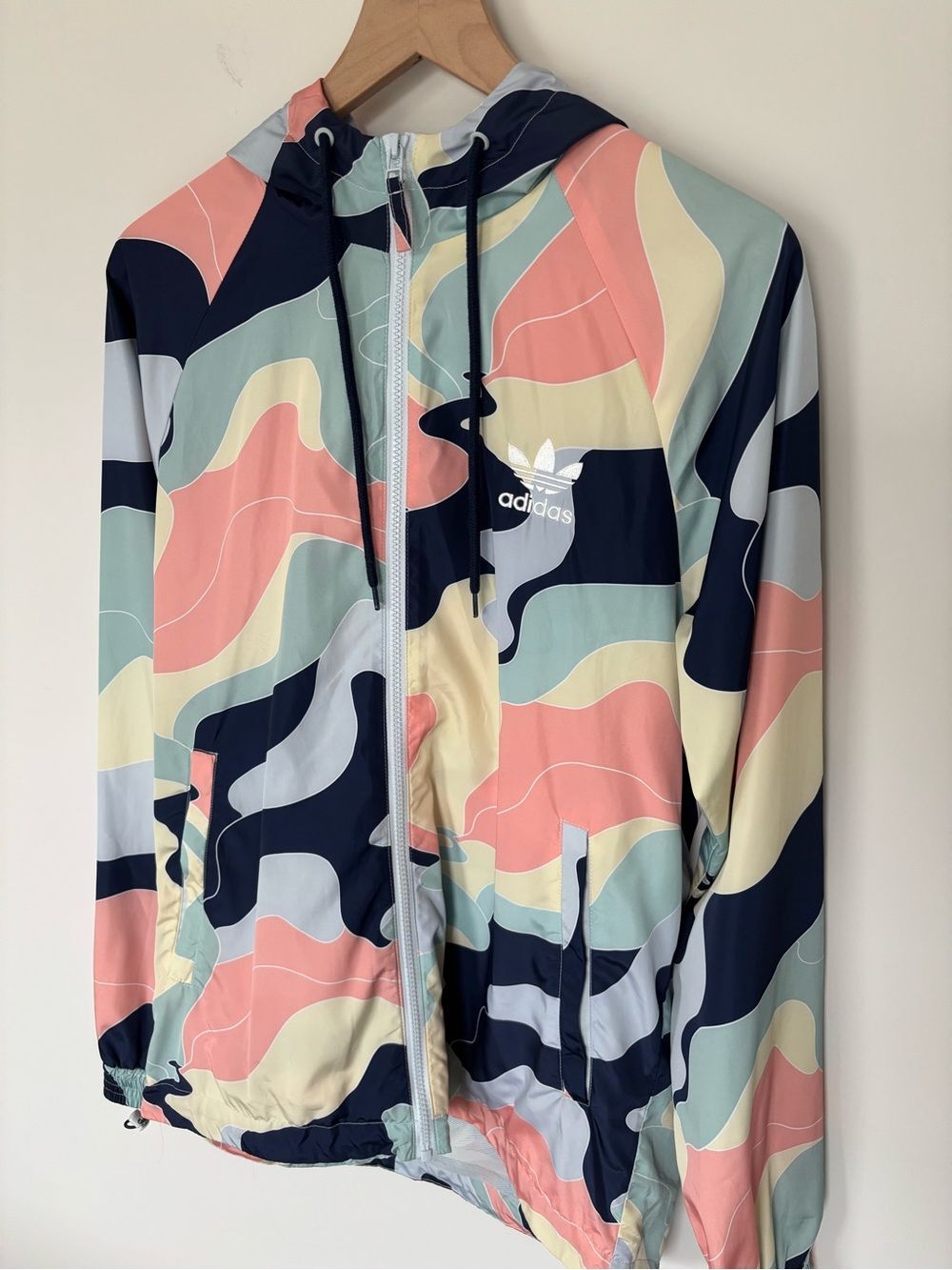 Adidas Packable Windbreaker Converts to Beltbag Colorful Camo Pattern Size S - Picture 5 of 13
